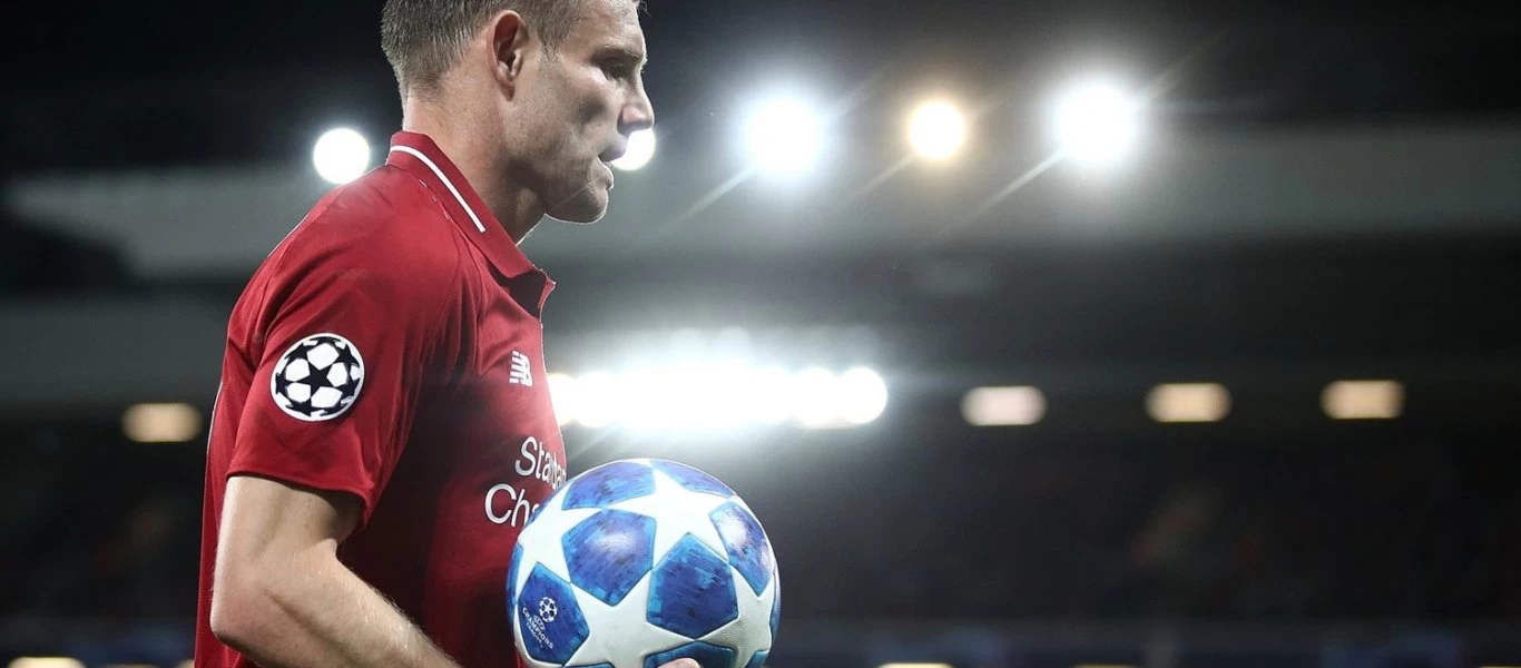 Επικός Τζέιμς Μίλνερ: Πήρε ένα ψαλιδάκι κι έναν χάρακα και... ξεκίνησε να κουρεύει το γκαζόν (βίντεο)